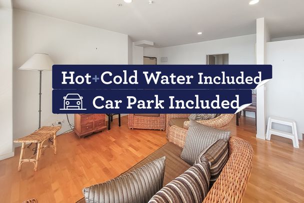 Spacious 3 bedroom 2 Bathroom apartment with amazing views and carpark . - Photo 1