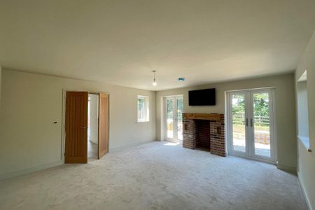 Chequers Lane, Saham Toney - Photo 4