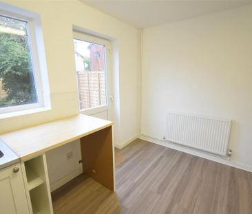 2 bedroom terraced house to rent - Photo 6