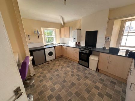 5 bedroom flat to rent - Photo 4