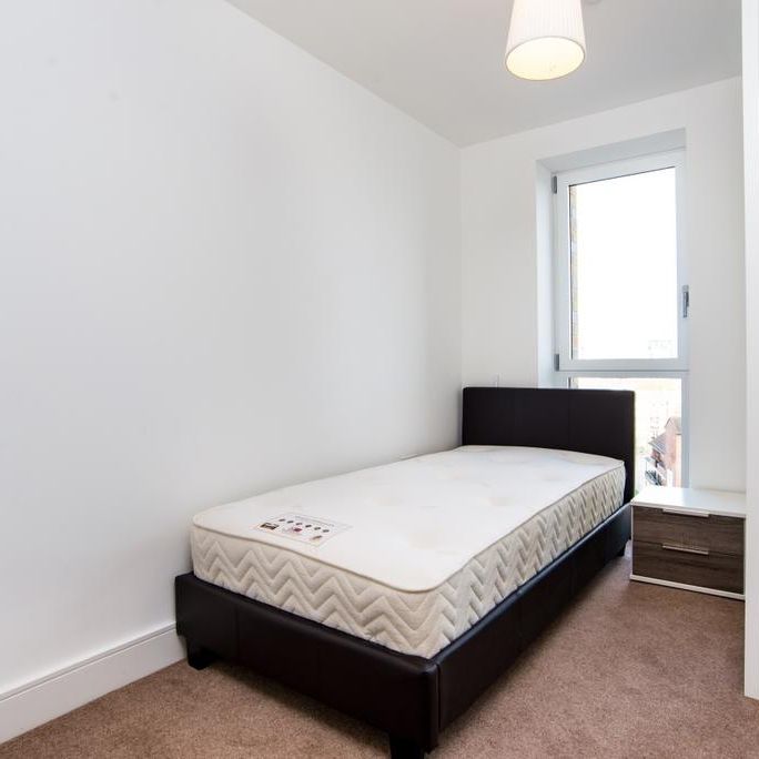 3 bedroom flat to rent - Photo 1