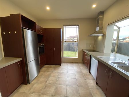 18 White Pine Avenue, Woodridge - Photo 5