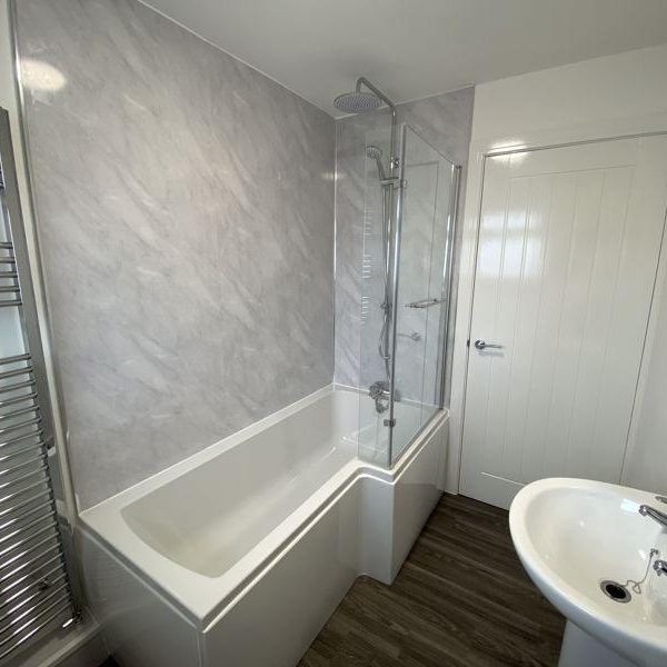 3 bedroom flat to rent - Photo 1