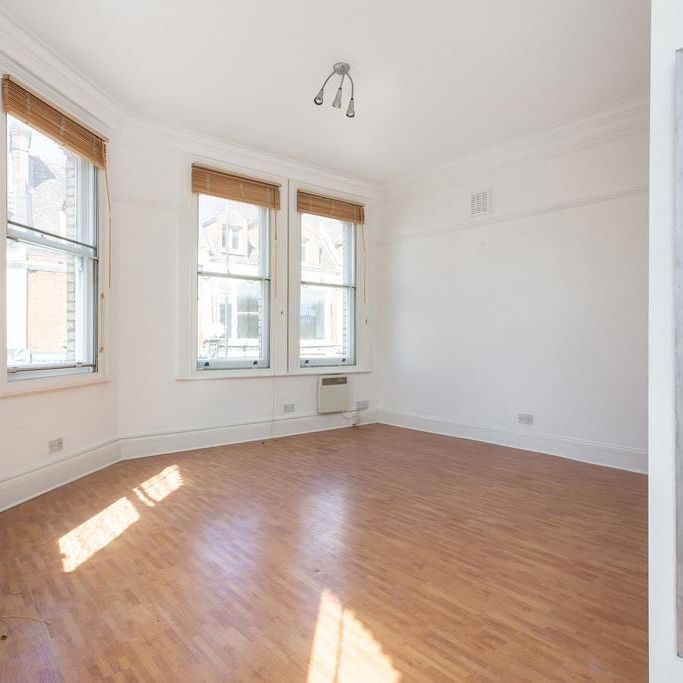 Studio to rent - Photo 1