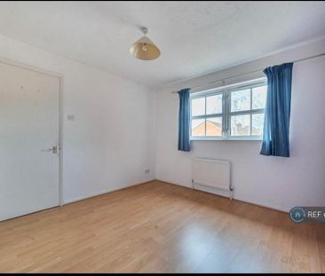 1 bedroom semi-detached house to rent - Photo 4