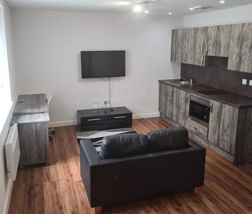 Studio to rent - Photo 1