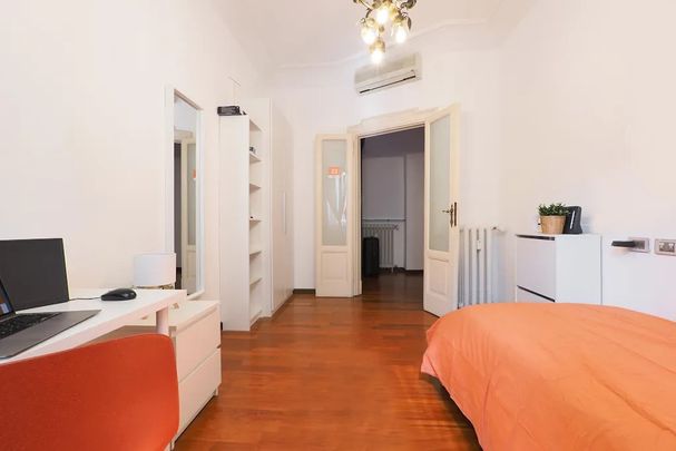 Via Giulio e Corrado Venini, Milan, Lombardy 20124 - Photo 1