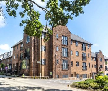 Carter Court, Hook, Hampshire, RG27 - Photo 3