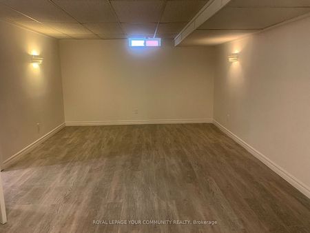 For Lease - 371 Selby Crescent, Newmarket, Ontario - Photo 3