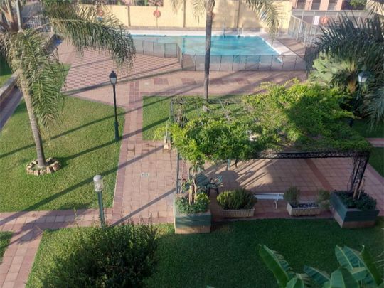 Piso de alquiler en Calle del Remo, 3, La Carihuela - Los Nidos - Photo 1