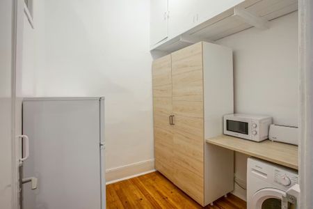 Calçada do Marquês de Abrantes, Lisbon, Lisbon 1200-163 - Photo 5