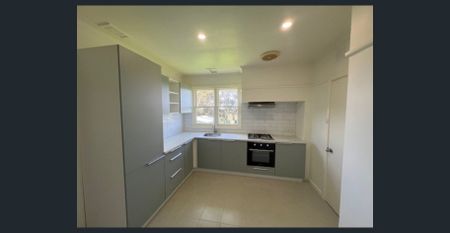 READY TO MOVE IN - Photo 4