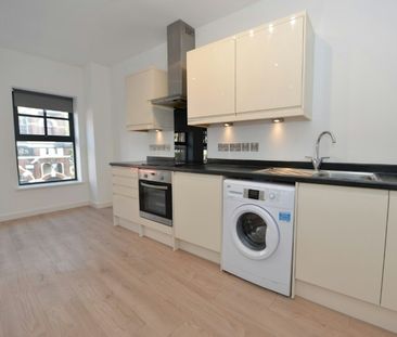 Flat to rent on - Photo 3