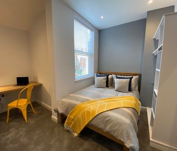 6 Bed End Terrace, Nicander Road, L18 - Photo 5