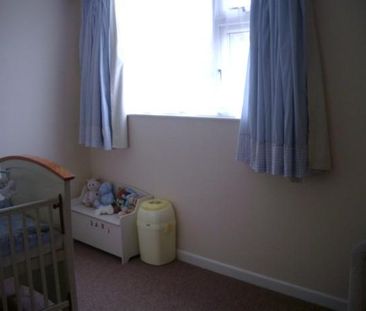 4 bedroom detached house to rent - Photo 2