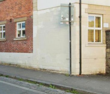 This inviting two-bedroom terraced flat, in good condition and idea... - Photo 2