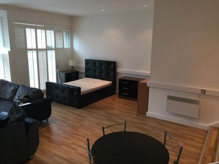 Studio to rent - Photo 3