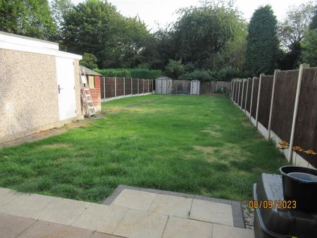 3 bedroom semi-detached house to rent - Photo 5