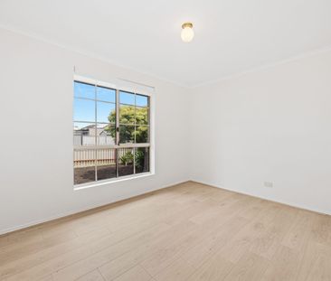 Find balance: where beachside ease meets modern comfort - Photo 3