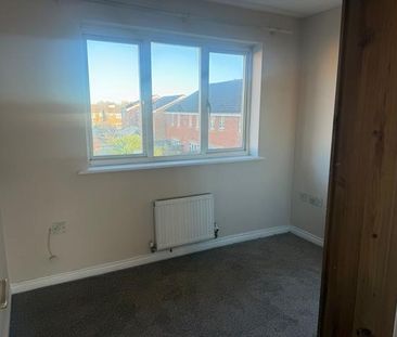 3 bedroom semi-detached house to rent - Photo 6