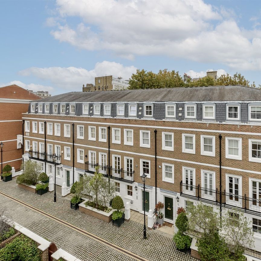 Thomas Place, Kensington Green, W8 - Photo 1