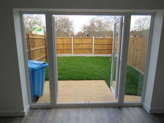 ErasmusDrive, Derby - Photo 1