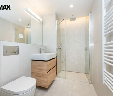 Pronájem bytu 2+kk 41 m², U Komína, Praha Radlice - Photo 4