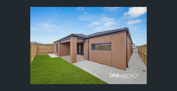 Experience Modern Luxury Living in the Heart of Windermere Estate! - Photo 1