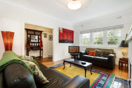 2/12 Mitford Street, St Kilda. - Photo 2