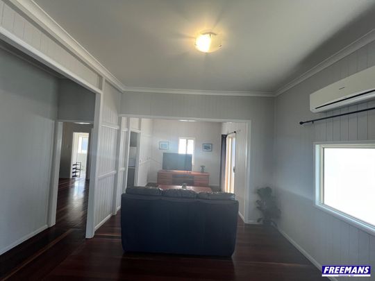 Lovely 3 Bedroom 2 Bathroom Furnished Home - Photo 1