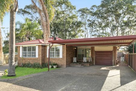 Updated Three Bedroom Home! - Photo 3