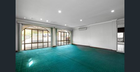 Spacious Family Home with Pool in Peaceful Cul-de-sac - Photo 4