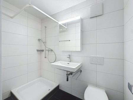 Logement 5.5 pièces en attique ! - Photo 4