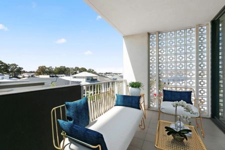 Stylish, Secure and Low Maintenance! - Photo 4