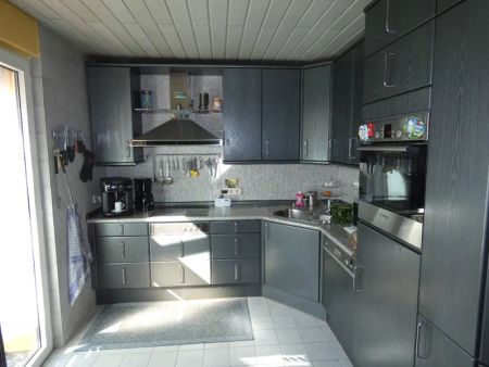 Geräumige 3-Zimmer-Wohnung mit großem Sonnenbalkon im Zweifamilienhaus - Photo 3