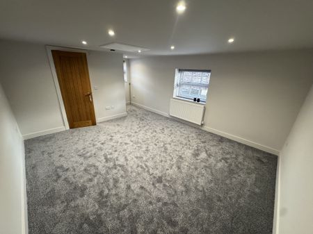 High Street, Worksop, Whitwell - Photo 4