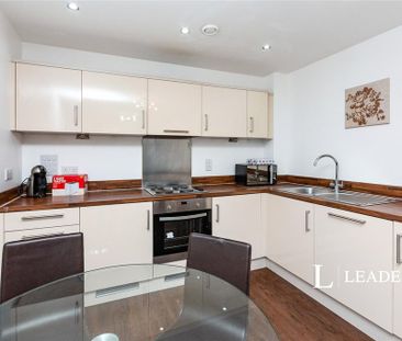 1 bedroom flat to rent - Photo 6