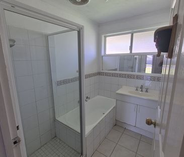 Close to schools and day care - Photo 3