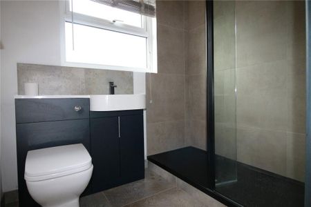 2 bedroom semi-detached house to rent - Photo 4