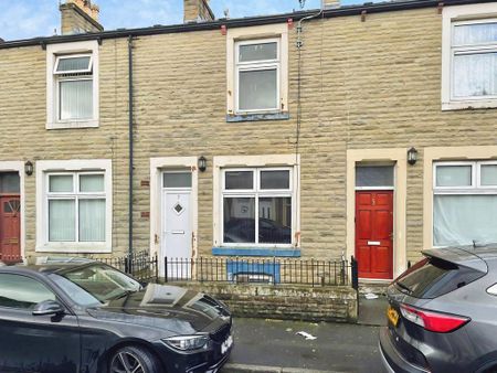 2 bedroom terraced house to rent - Photo 2