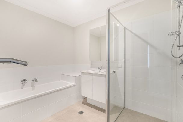 4 BEDROOM TOWNHOUSES FOR RENT - Photo 1