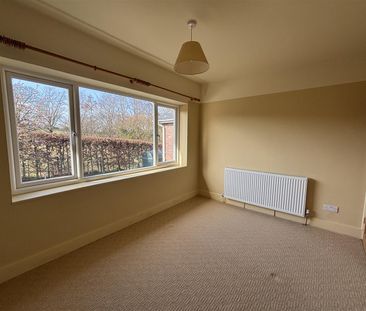 To Let 2 Bed Bungalow - Semi-Detached The Nant, Pentre Halkyn, Holy... - Photo 3