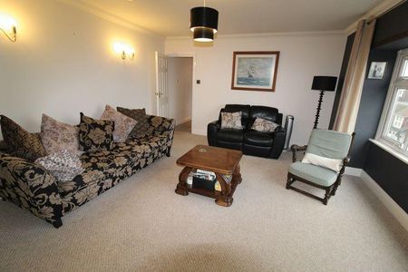 3 bedroom apartment to rent - Photo 2