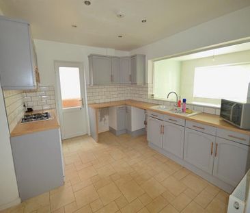 3 Bedroom Semi Detached To Let - Photo 4