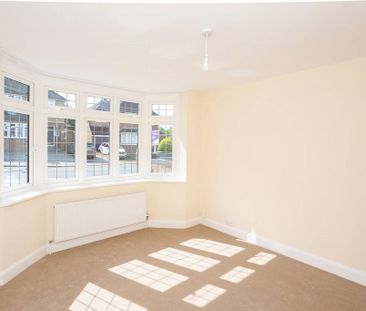 3 bedroom detached house to rent - Photo 2