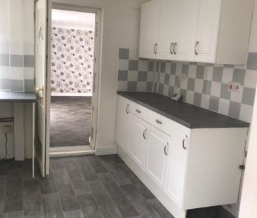 3 bedroom link detached house to rent - Photo 5