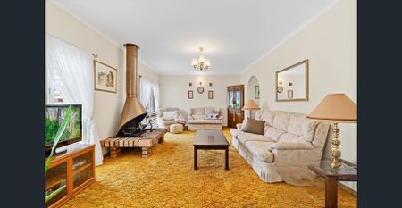 Modern Family Living in a Quiet, Sought-After Ruse Pocket! - Photo 5