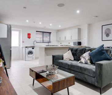 6 bedroom house to rent - Photo 1