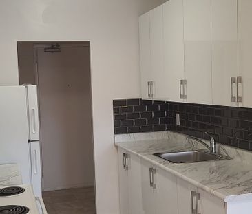 330 Hopewell Ave - Photo 5