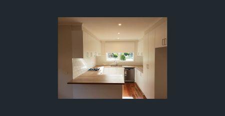 Spacious Family Home in Prime Brentwood School Zone - Photo 2